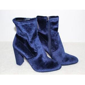 Steve Madden Edit Blue Velvet Ankle Booties, Sz 9M